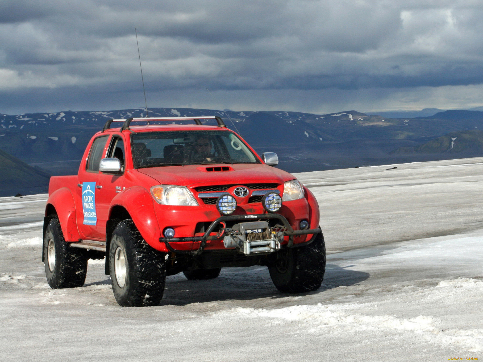 2007 Toyota Hilux Arctic Trucks at38